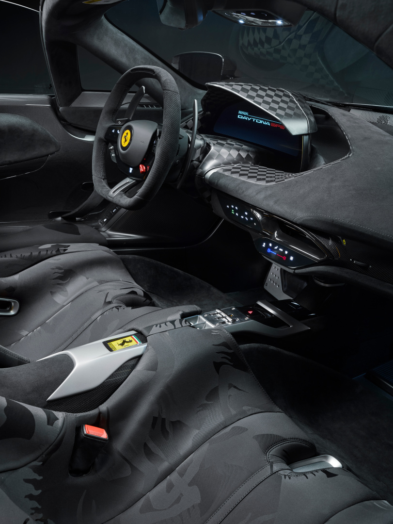 SMALL_2025_05_Ferrari_SP3_80087_d71d48eb-4eb0-4bdf-9f9e-b57998e8598f